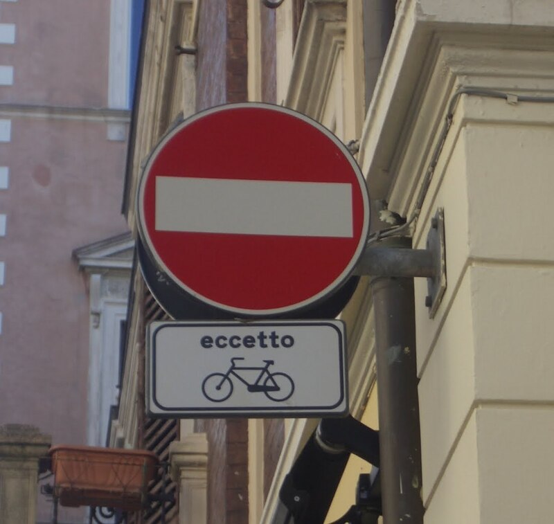 Il &ldquo;nuovo&ldquo; Codice permetter&agrave; la circolazione in direzione inversa su strade a senso unico?