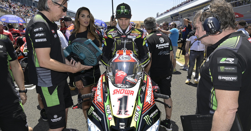 SBK 2019. Rea penalizzato per il contatto con  Lowes