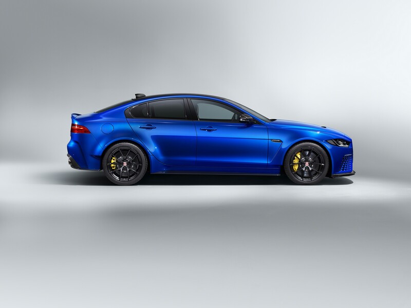 Il profilo della Jaguar XE SV Project 8 Touring