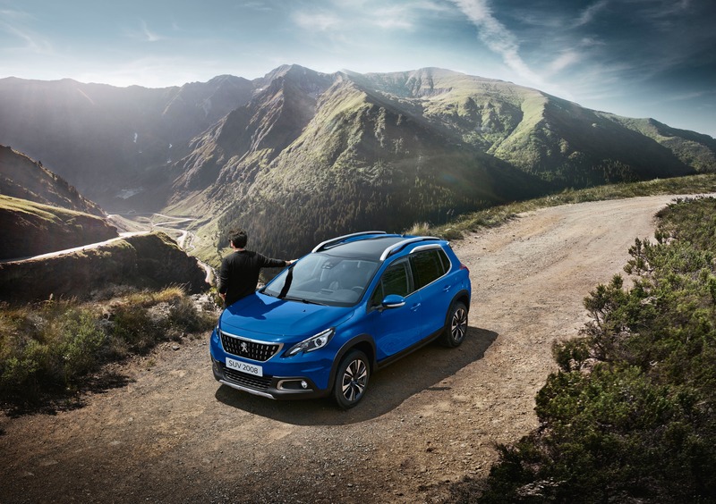 Peugeot 2008 Signature: serie speciale per il SUV francese