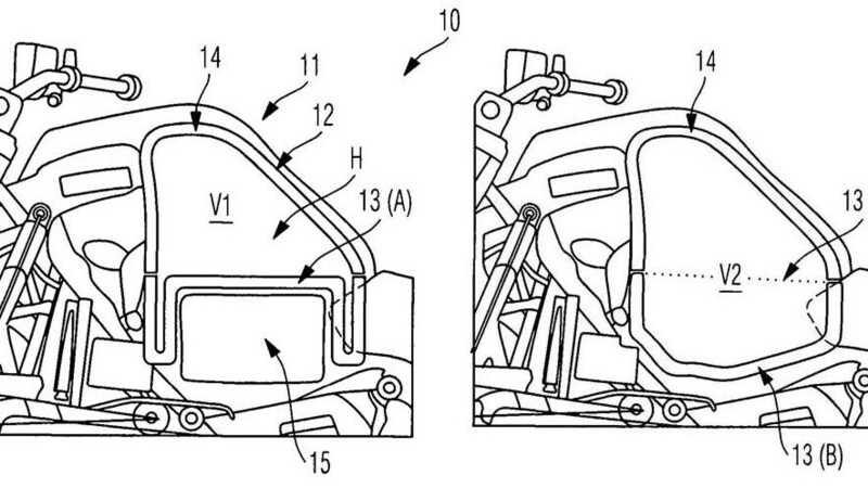 BMW: brevetto per una moto ibrida