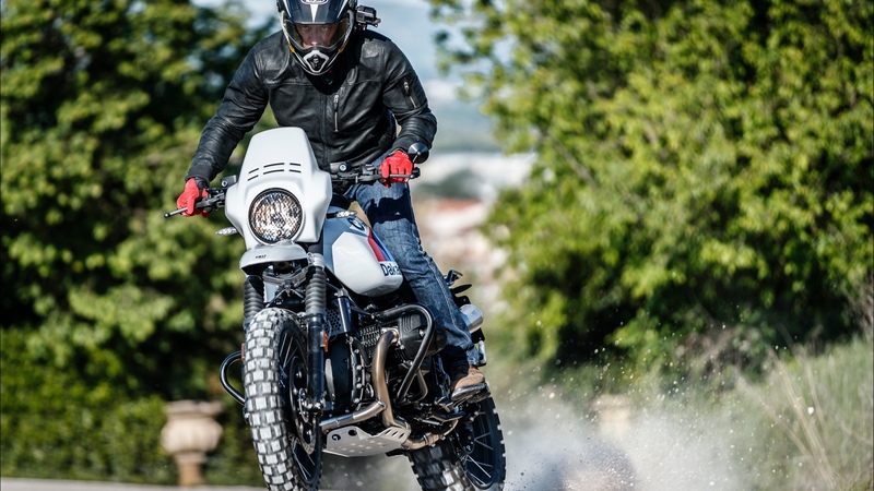 BMW nineT Paris Dakar KIT Unit Garage: TEST