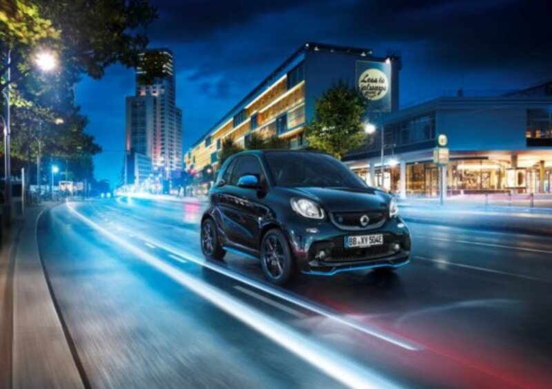 Listini 2019: smart EQ fortwo e forfour, si parte da 24.368 euro