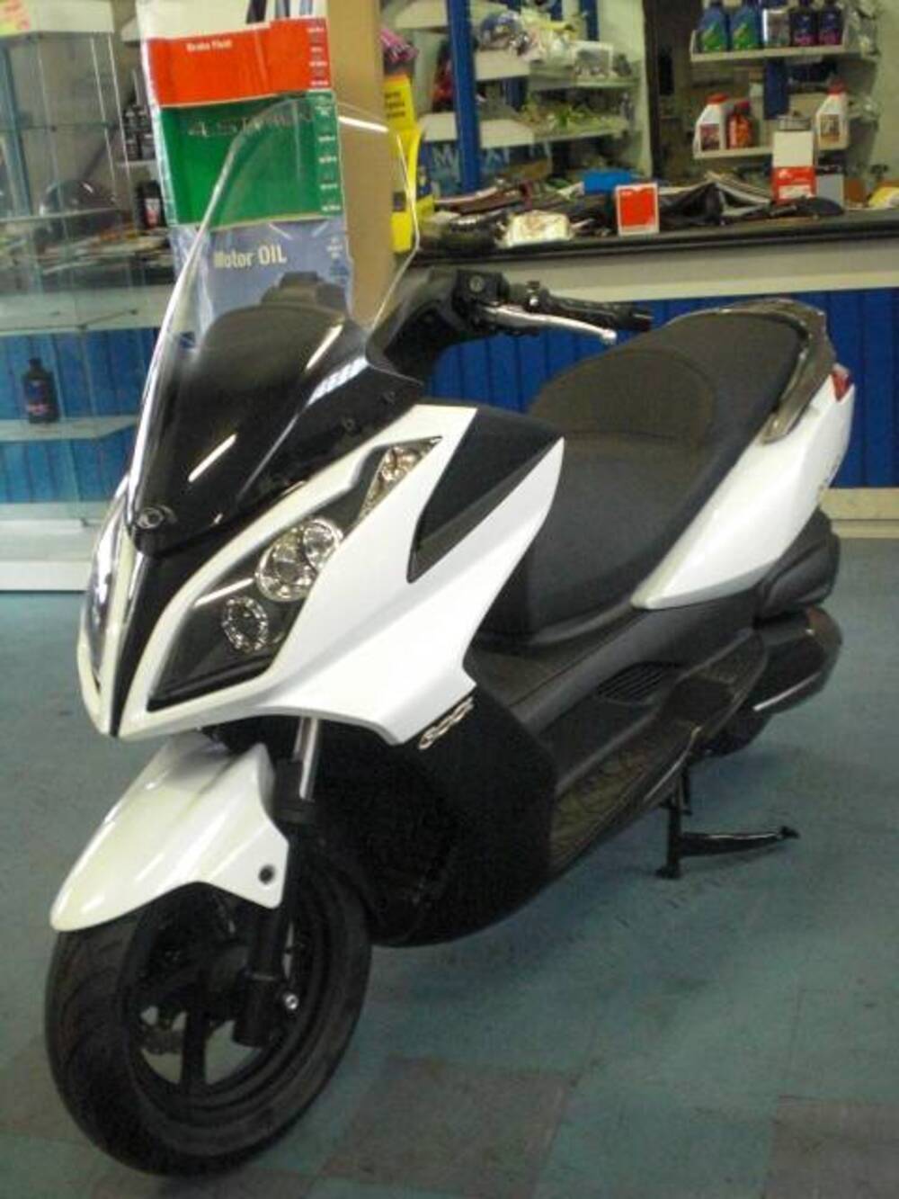 Kymco Downtown 300i ABS (2009 - 17) (3)