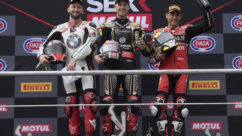 SBK, Rea vince Gara-1 sotto la pioggia a Misano