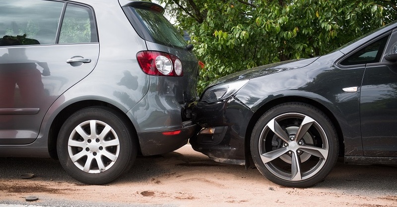 Auto in sosta danneggiata e senza rimborso: la regola per qualcuno resta sempre &ldquo;tocca e fuggi&rdquo;