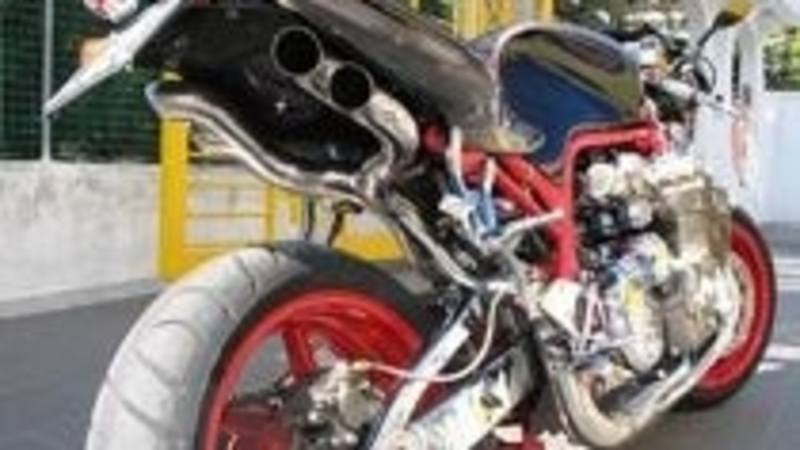 Le Strane di Moto.it: Honda CBX 6 cilindri