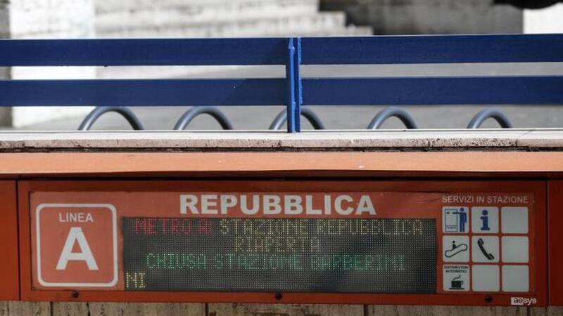 Roma, riaperta la fermata della metro Repubblica