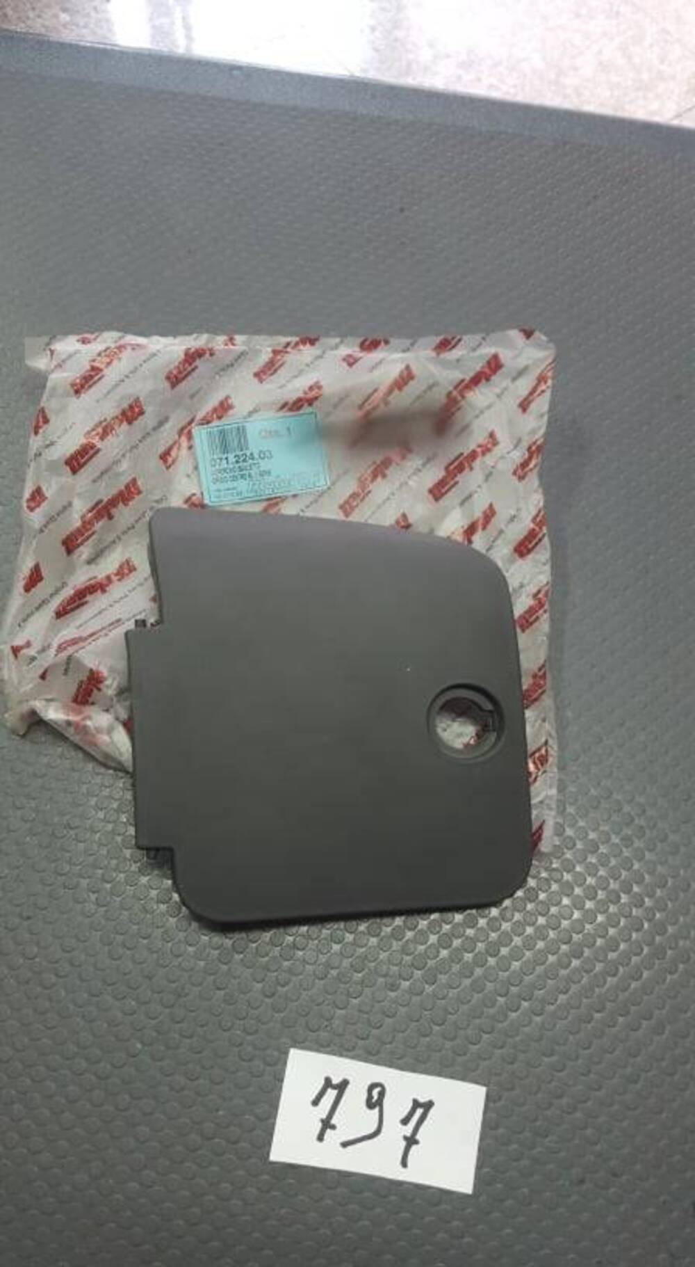 COPERCHIO BAULETTO GRIGIO CENTRO SL 2a SERIE Malaguti