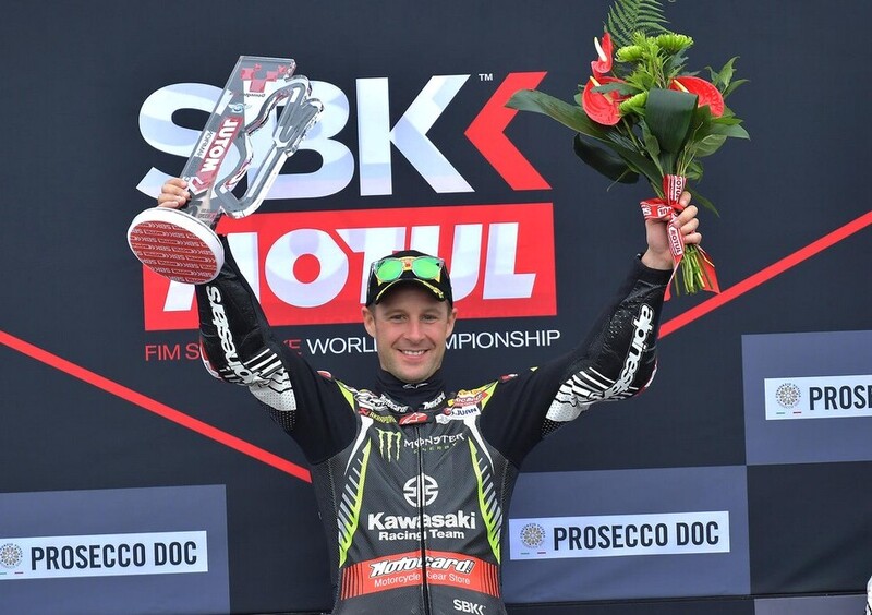 SBK 2019. Jonathan Rea vince Gara1 a Donington  