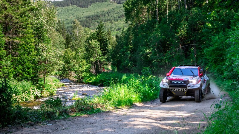 Silk Way Rally 2019-2. Al-Attiyah (Toyota) e Sunderland (KTM)