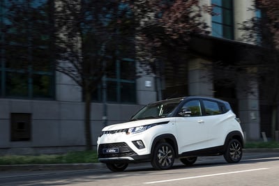 Nuovo KUV100 NXT: il restyling del city SUV Mahindra da 10.000 &euro; [video foto gallery]