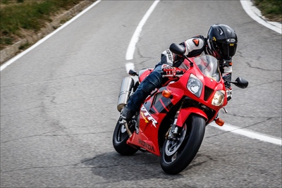 Honda VTR 1000 SP1. TEST YoungTimer: nata per battere la Ducati