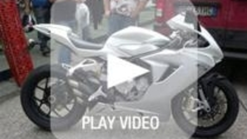 MV Agusta F3, il sound e le prime immagini in azione!