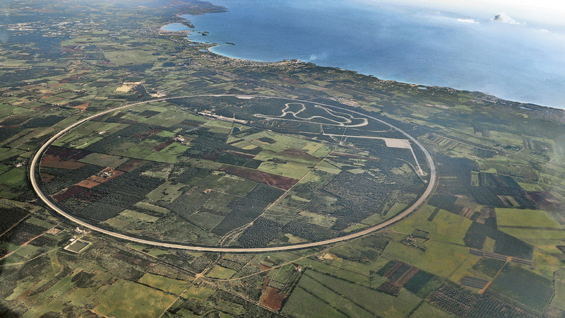 Nard&ograve; Technical Center: il gioiello italiano firmato Porsche [Video]