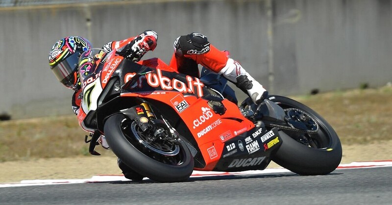 SBK 2019. Davies chiude in testa le libere a Laguna Seca