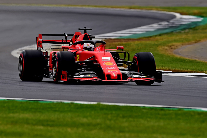 Vettel fuori dai punti a Silverstone