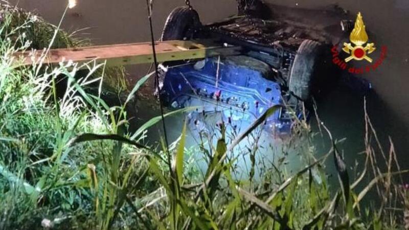 Jesolo, auto in un canale, morti quattro ragazzi. Fermato un romeno