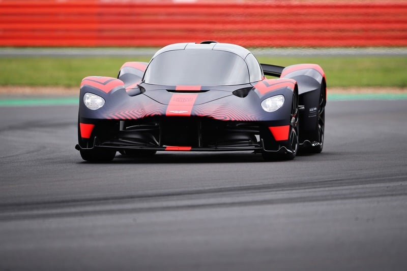 Aston Martin Valkyrie: eccola in livrea Red Bull