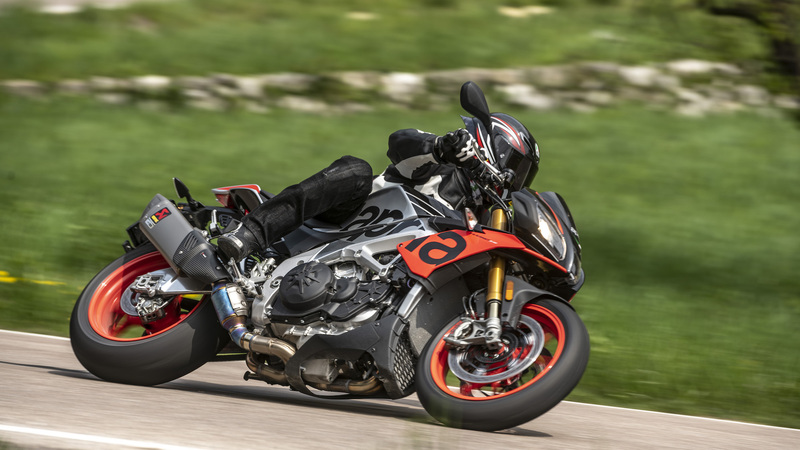 Aprilia Tuono V4 1100 Factory 2019. Naked o supersportiva?