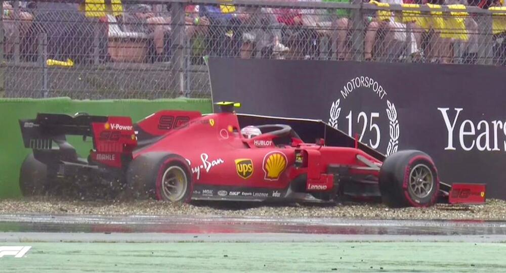 Il peggior incidente per i ferraristi: Leclerc intero ma abbandona, mentre poteva vincere