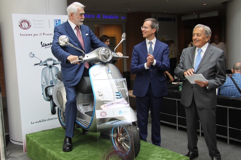 Roma: la Vespa elettrica al Campus Biomedico