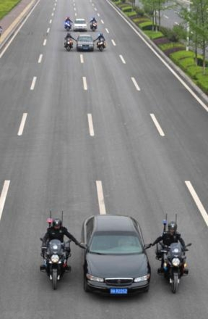 30 Aprilia Mana 850 alla Polizia di Chongqing, in Cina