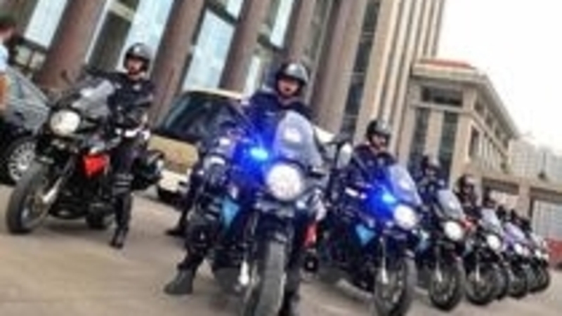 30 Aprilia Mana 850 alla Polizia di Chongqing, in Cina