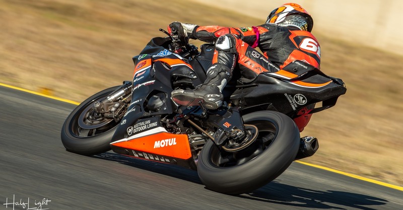 Troy Bayliss, in coppia con suo figlio Oliver, vince la 5 Ore di Sydney