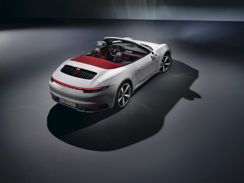 La Porsche 911 Carrera sar&agrave; disponibile Coup&eacute; e Cabriolet