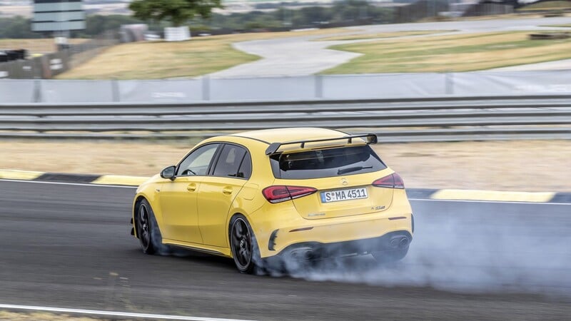 Mercedes-AMG A 45 2019: derapa e diverte con 421 CV [Video]