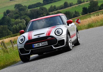 Mini Clubman John Cooper Works 2019, restyling e tanta potenza in più [Video]