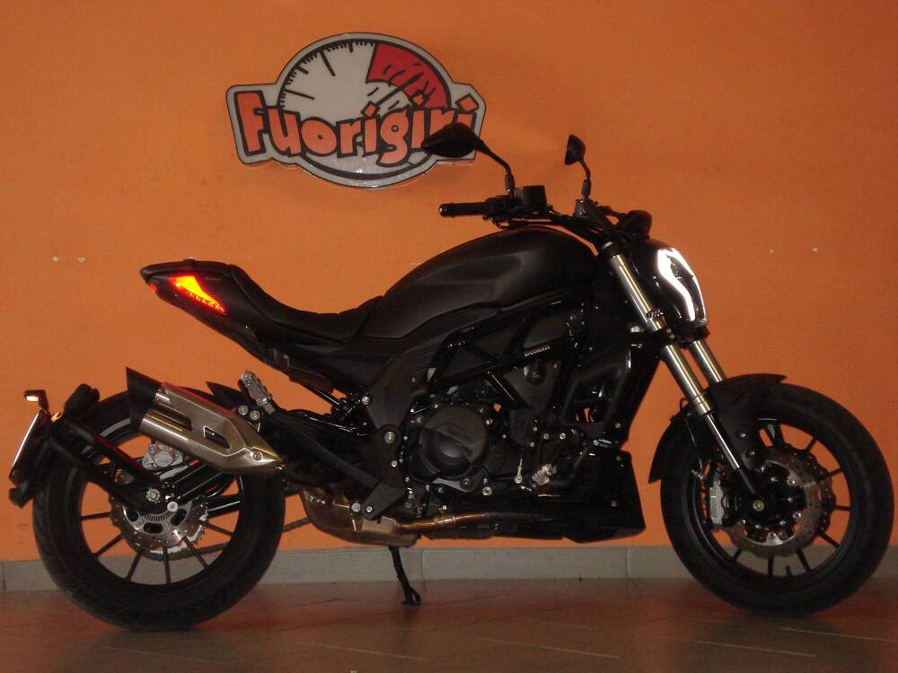 Benelli 502 C (2021 - 25) (3)