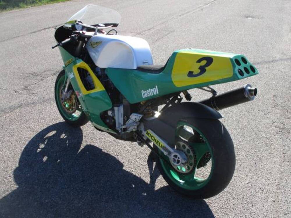 Triumph DAYTONA 900 FACTORY  (8)