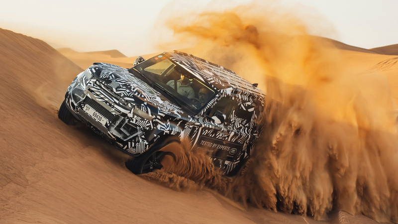 Land Rover Defender 2020, test nel deserto con la Croce Rossa