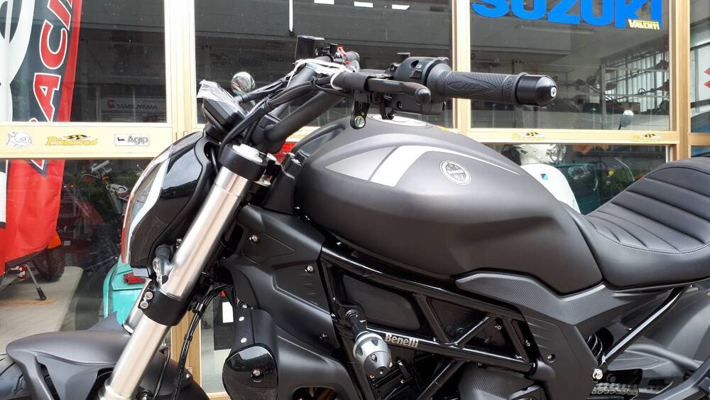 Benelli 502 C (2021 - 25) (2)