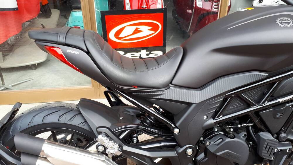 Benelli 502 C (2021 - 25) (12)