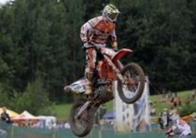 Zampata di Cairoli e Roczen nell'apertura lettone