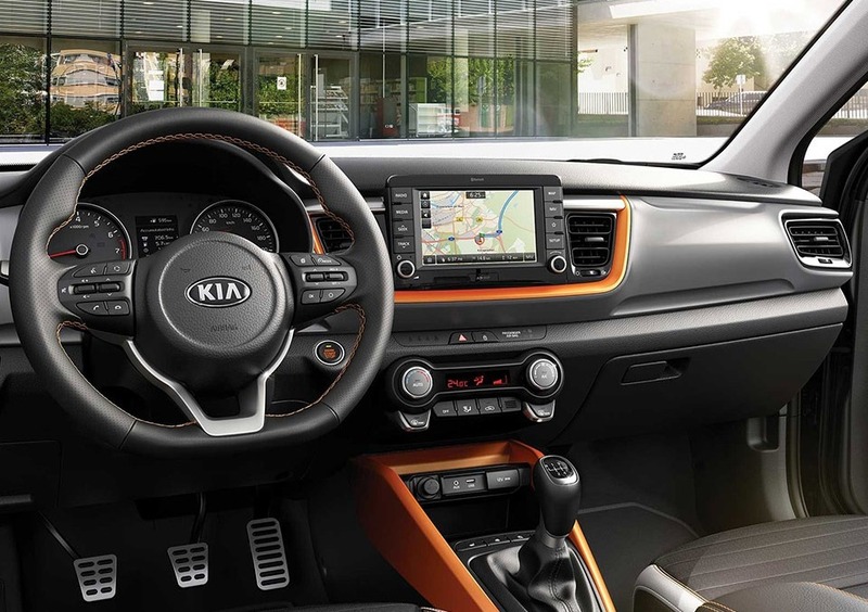 Kia Stonic (2017-->>) (11)