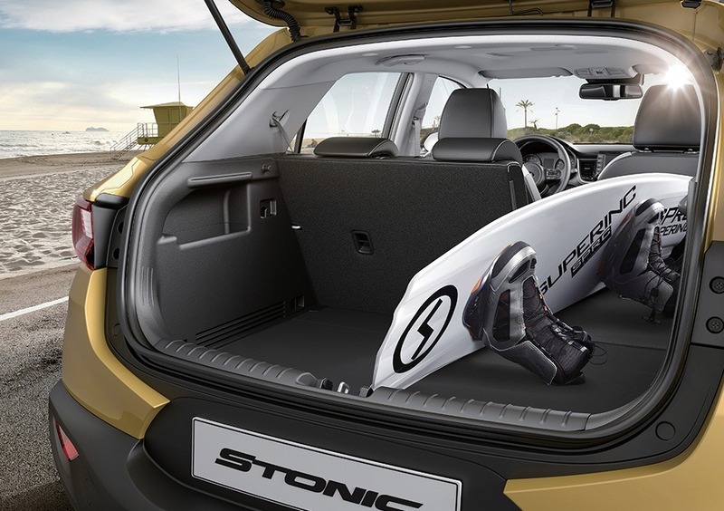 Kia Stonic (2017-->>) (14)