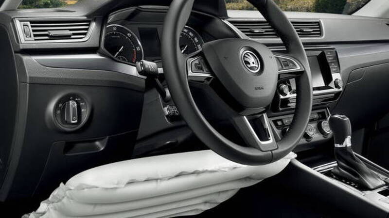 Airbag: quelli per le ginocchia salvano...la testa!