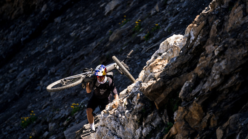 Fontana e-Vlog: &quot;Tour du Mont Blanc con le EMTB. Gara extraterrestre!&quot;