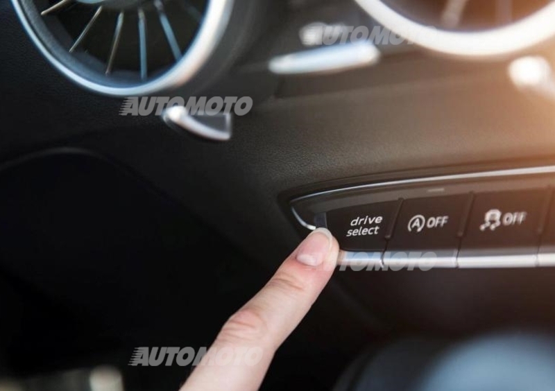 Audi TT Coupé (2014-->>) (32)