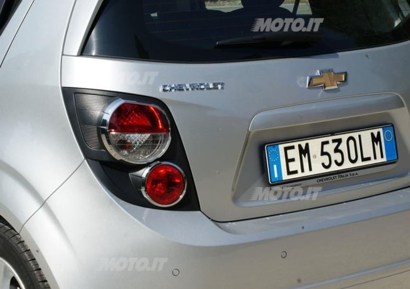 Chevrolet Aveo (2011-15) (23)