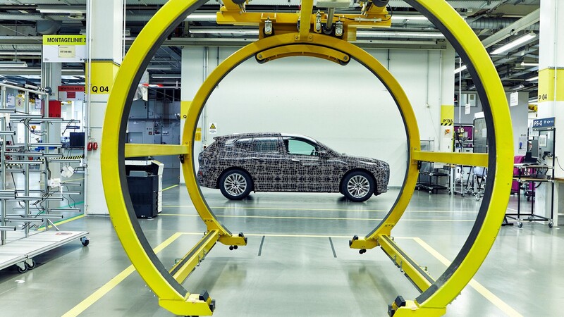 BMW iNEXT: iniziate le prove sulla linea di produzione [Video]