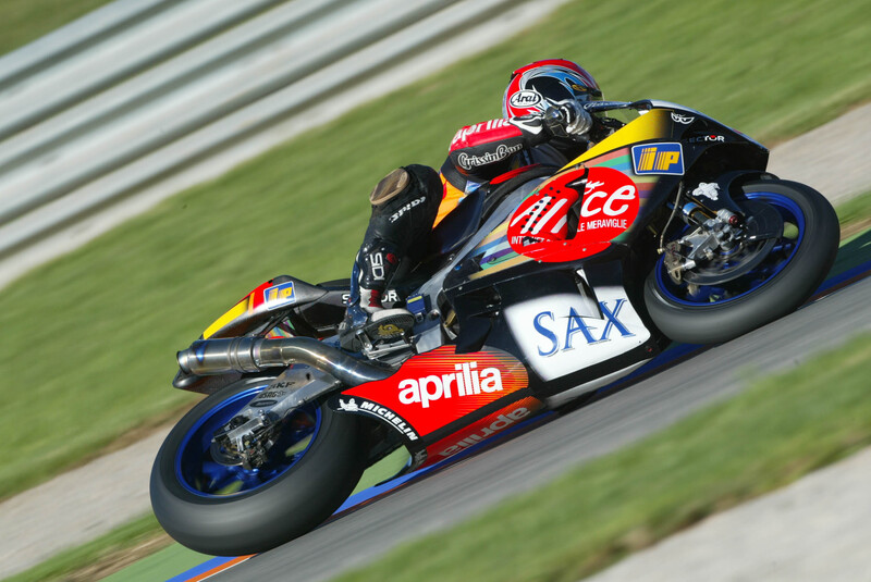 In sella all&#039;Aprilia RS Cube MotoGP (foto: Gold &amp; Goose)