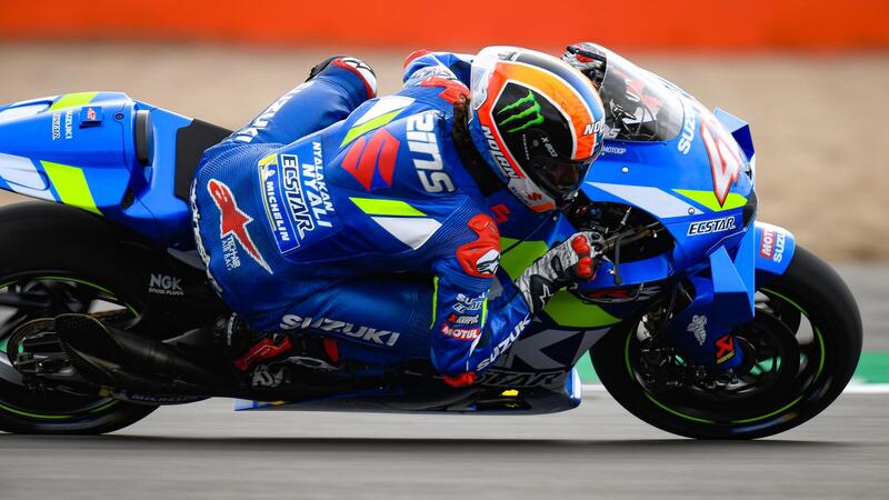 MotoGP 2019 a Silverstone, Alex Rins vince al fotofinish