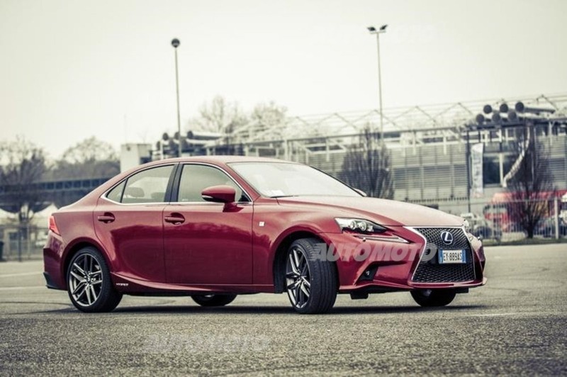 Lexus IS Hybrid Business 