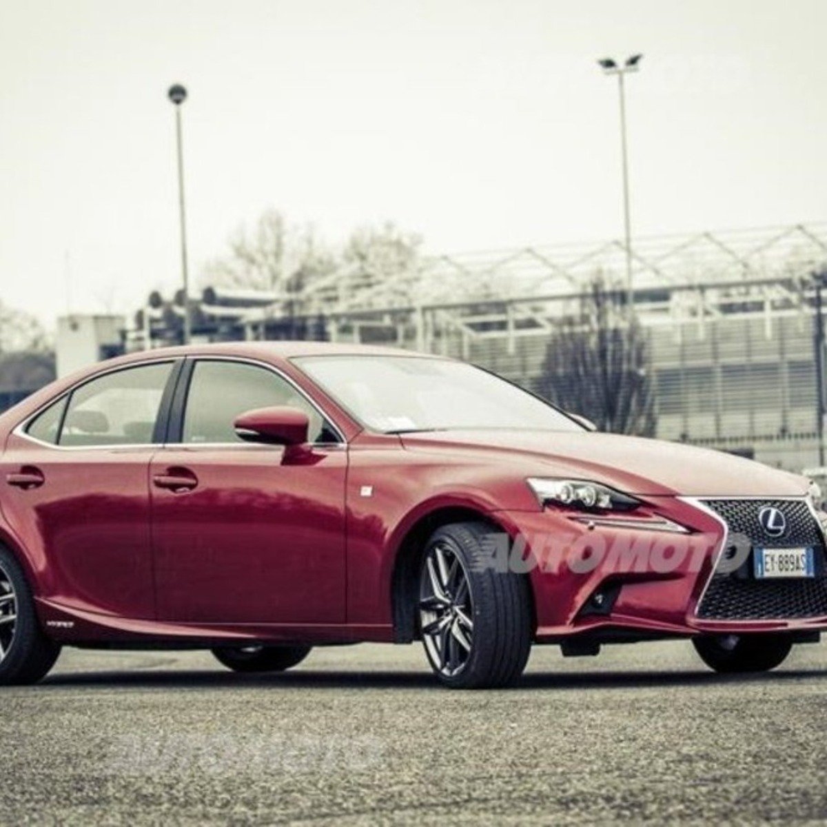 Lexus IS