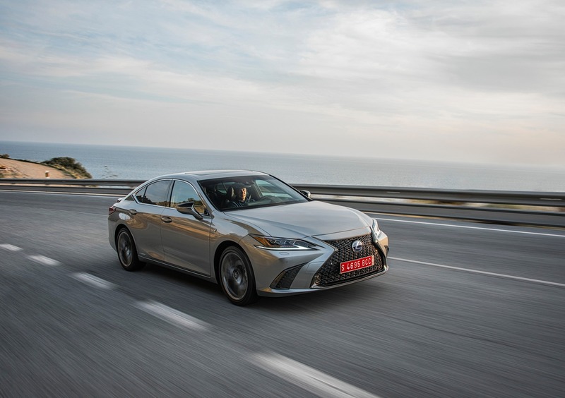 Lexus ES (2018-->>) (6)